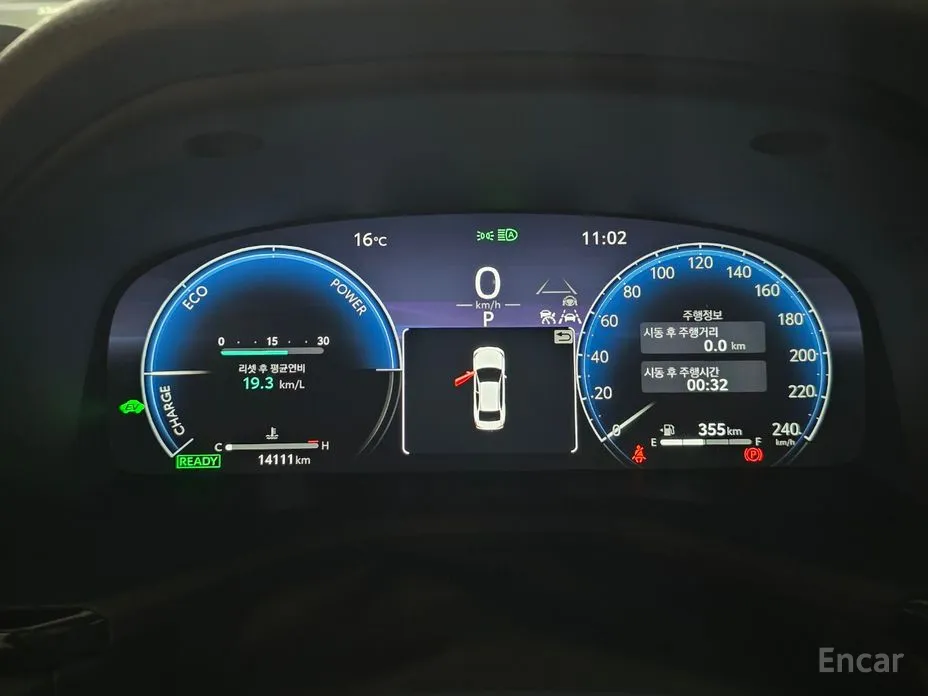 Фото 13 - Toyota Camry