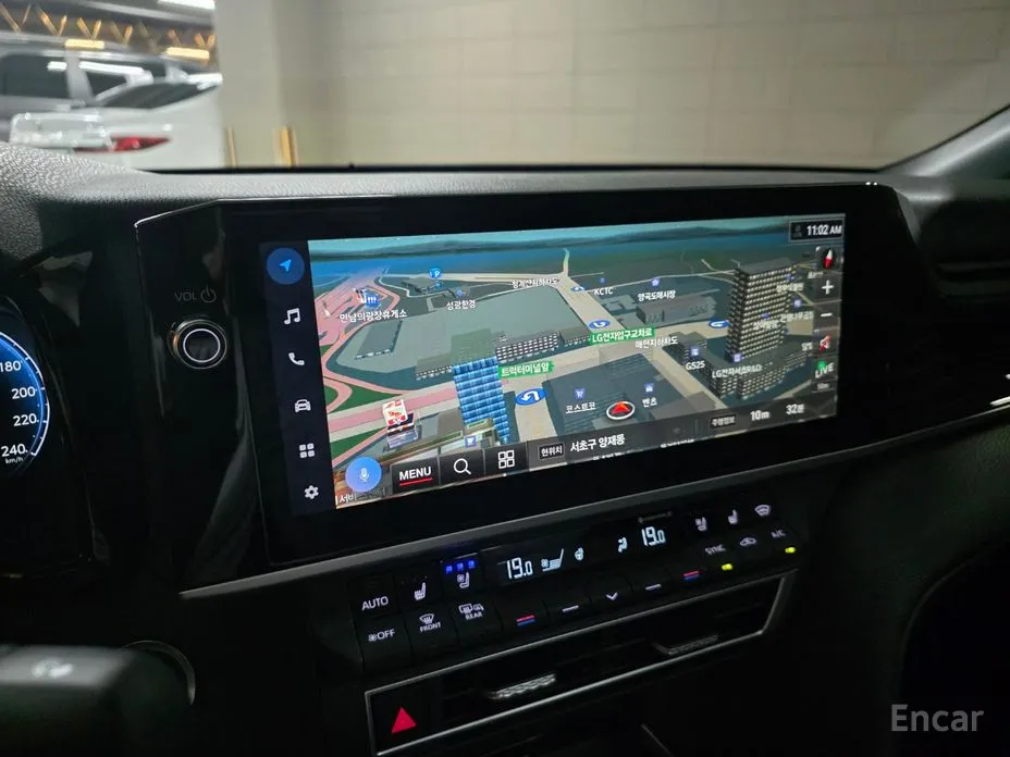 Фото 14 - Toyota Camry