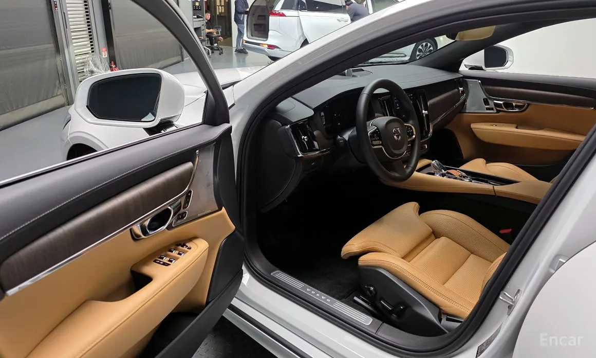 Фото 10 - Volvo S90