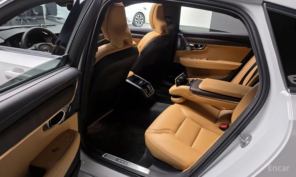 Фото 11 - Volvo S90