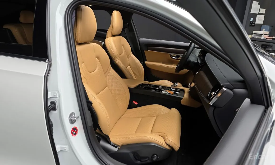 Фото 12 - Volvo S90