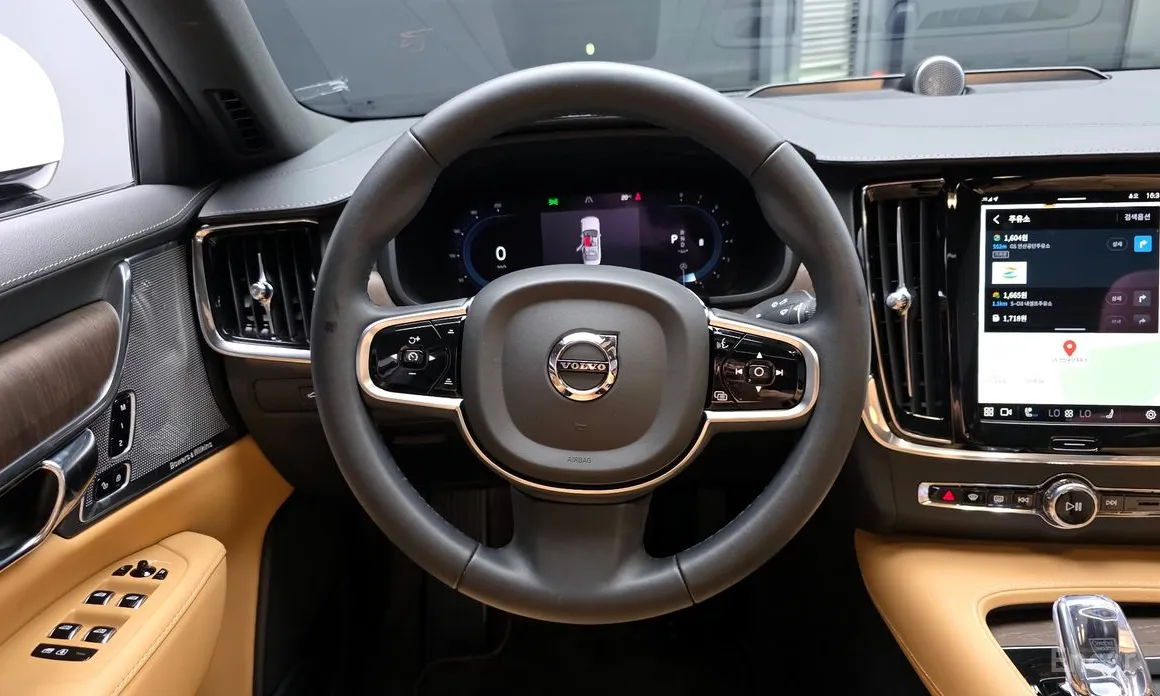 Фото 13 - Volvo S90