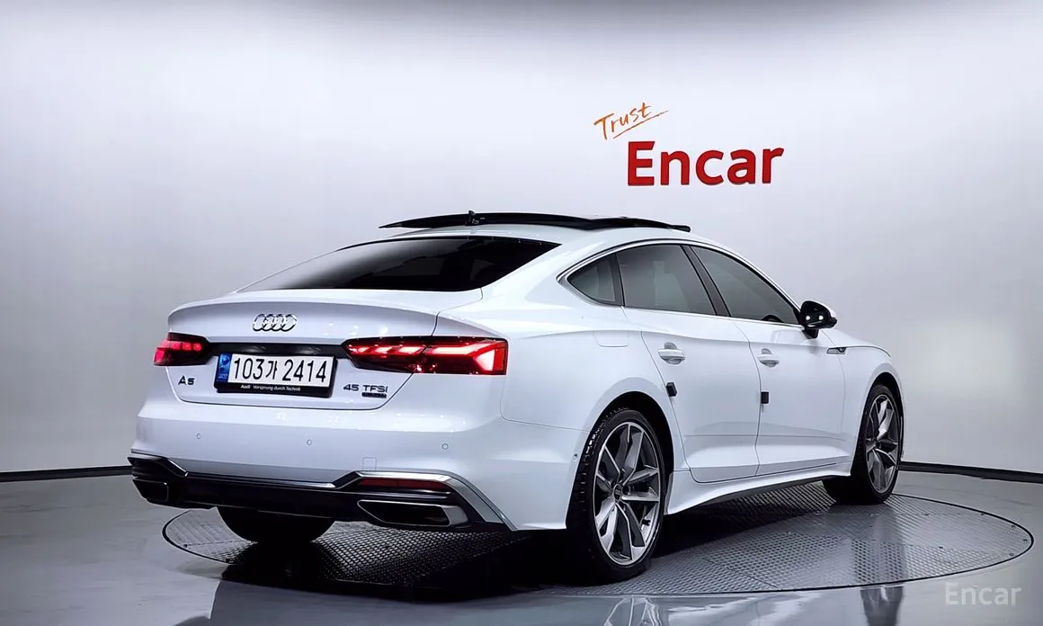 Фото 2 - Audi A5