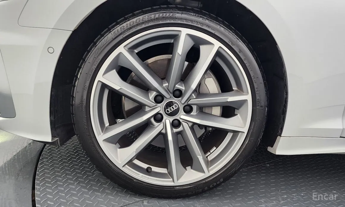 Фото 5 - Audi A5