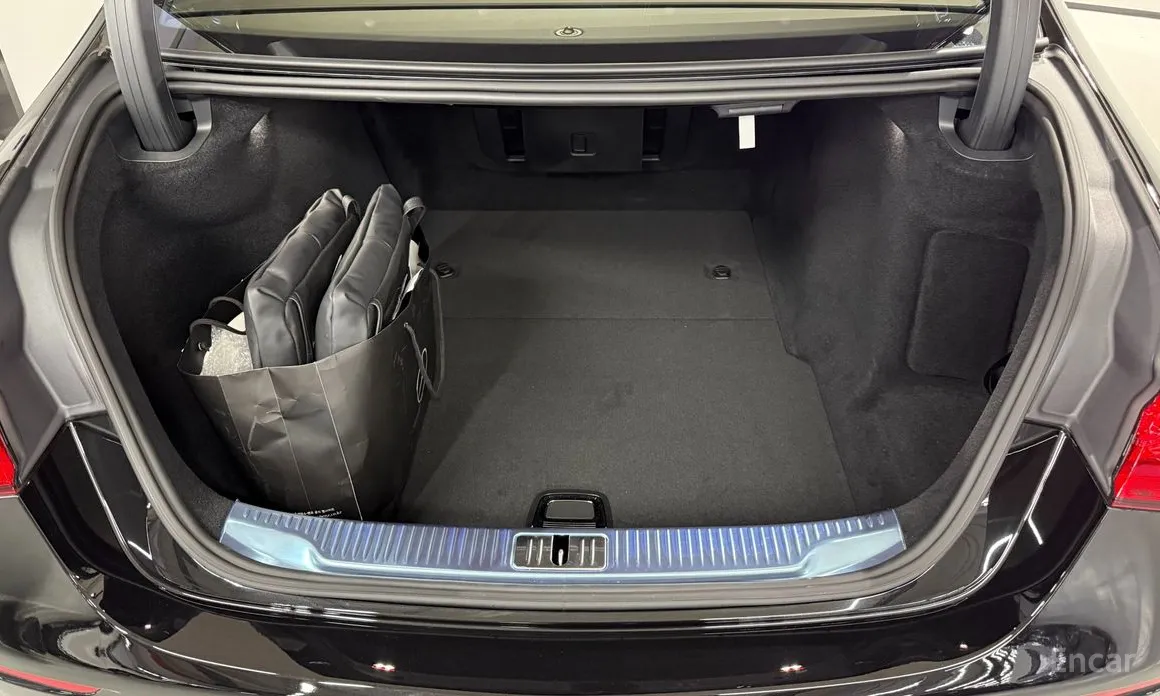 Фото 18 - Mercedes-Benz S-Class