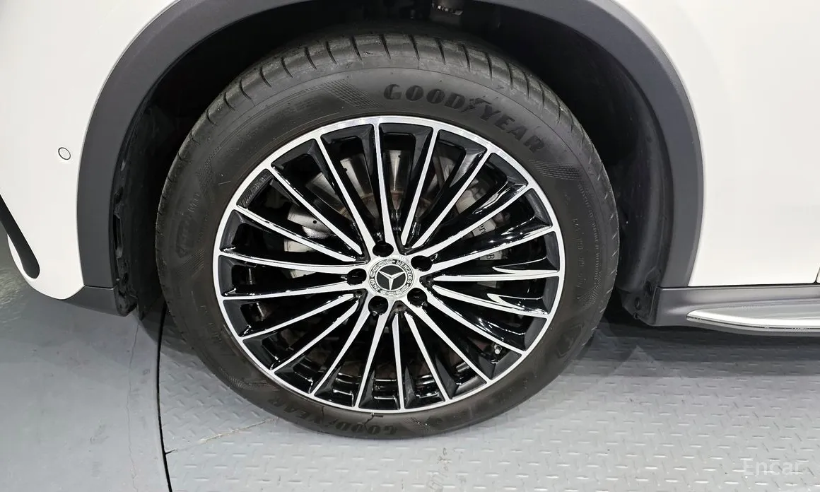 Фото 5 - Mercedes-Benz GLC-Class