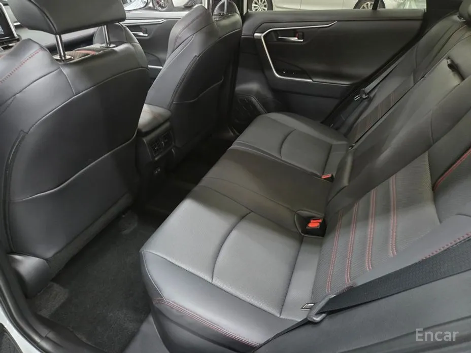 Фото 15 - Toyota RAV4