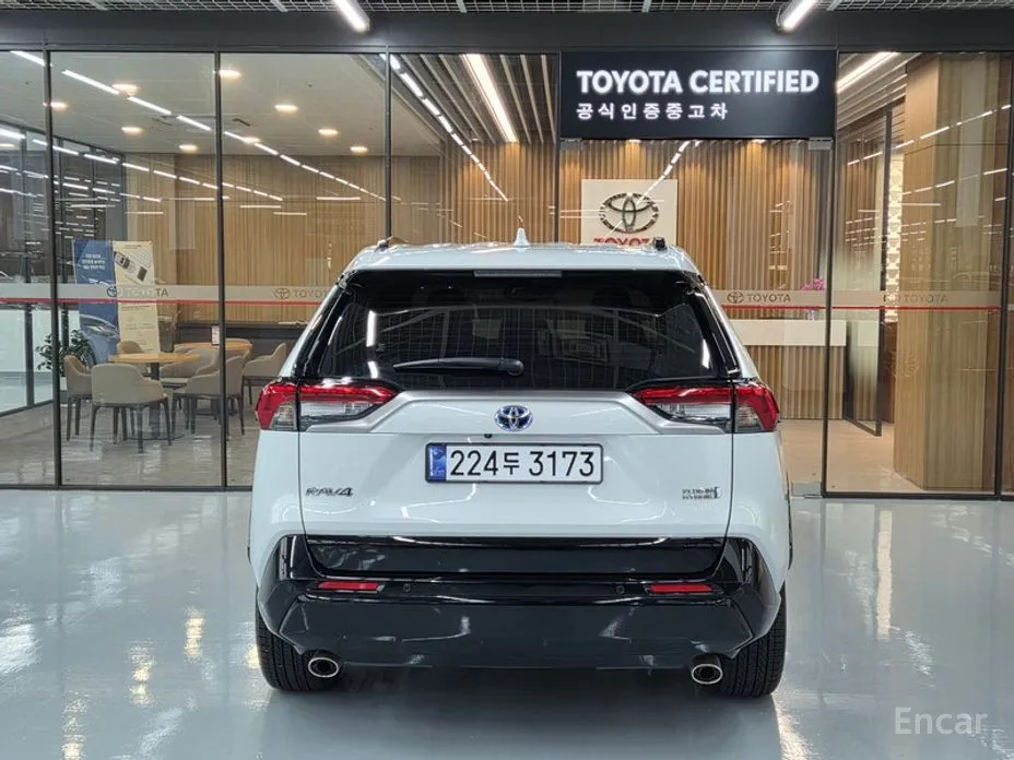 Фото 4 - Toyota RAV4