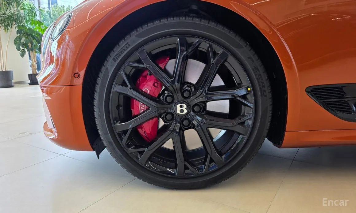 Фото 3 - Bentley Continental GT