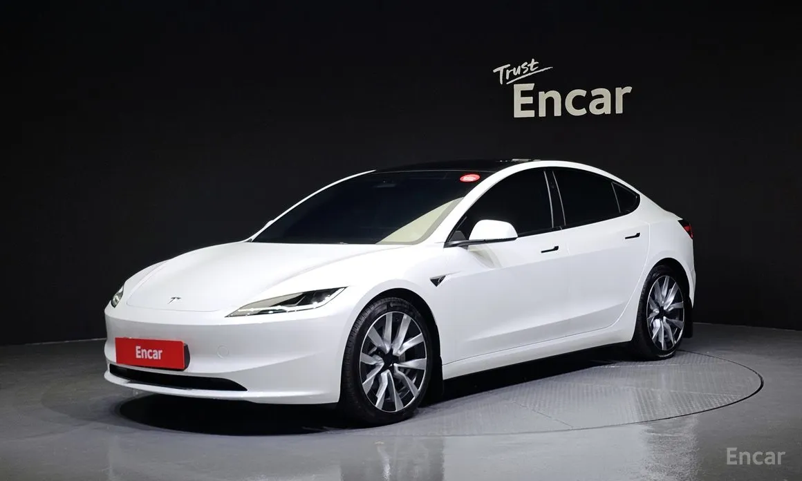 Фото 1 - Tesla Model 3