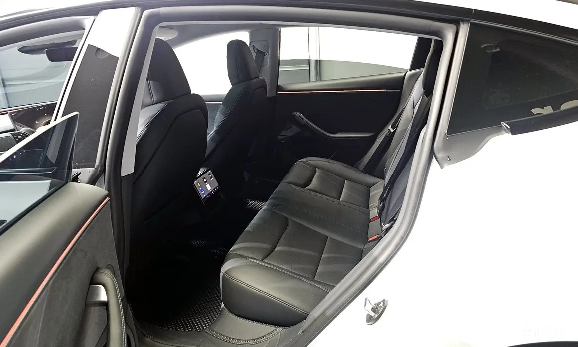 Фото 11 - Tesla Model 3