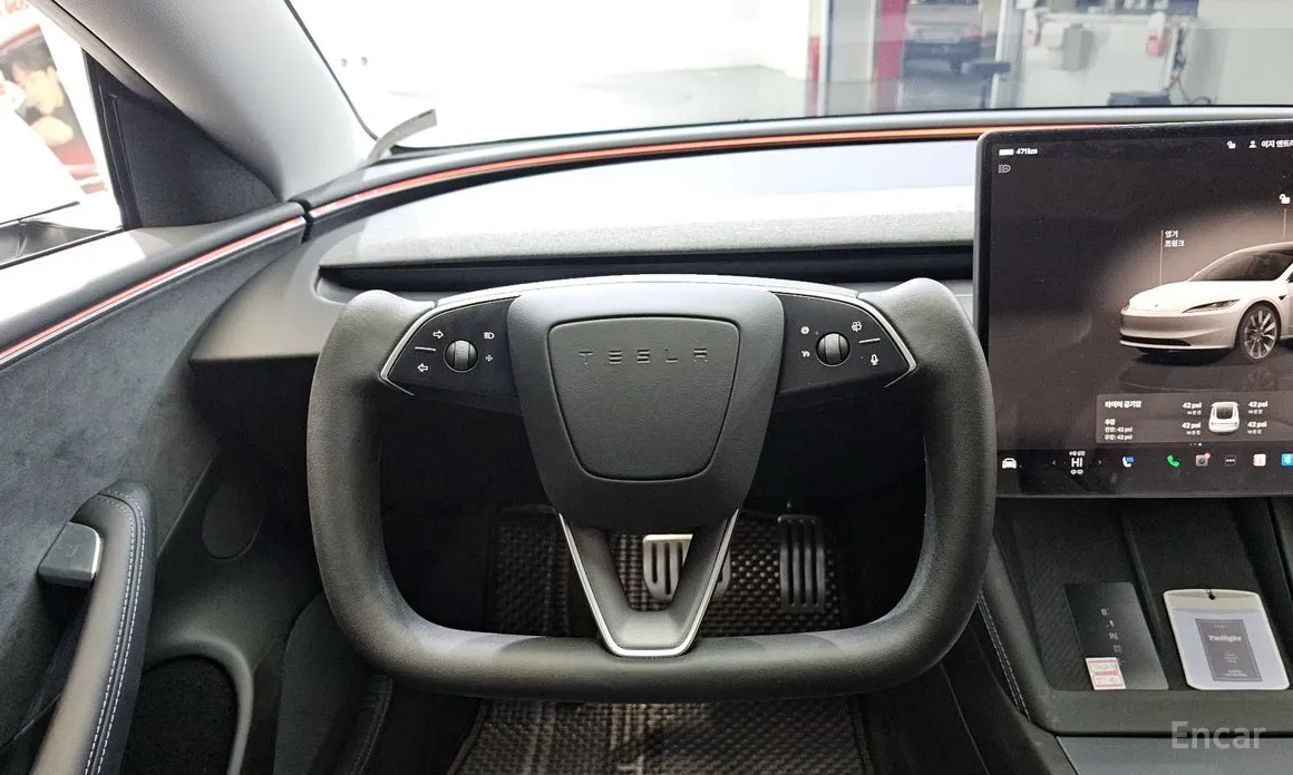 Фото 13 - Tesla Model 3