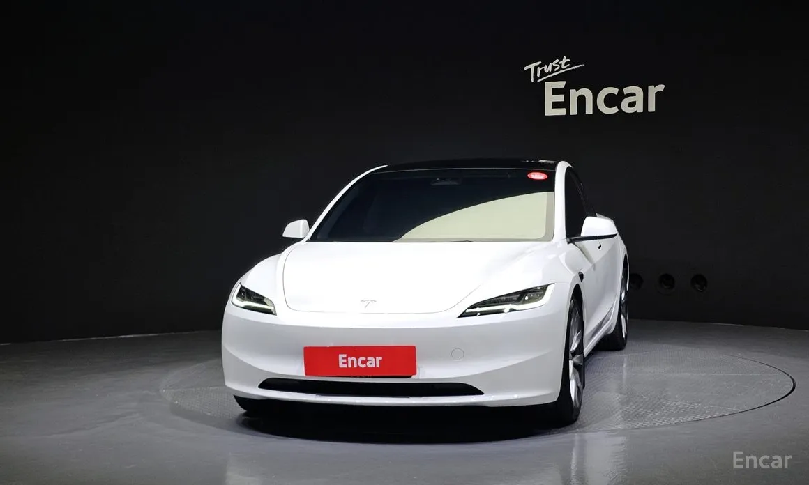 Фото 3 - Tesla Model 3