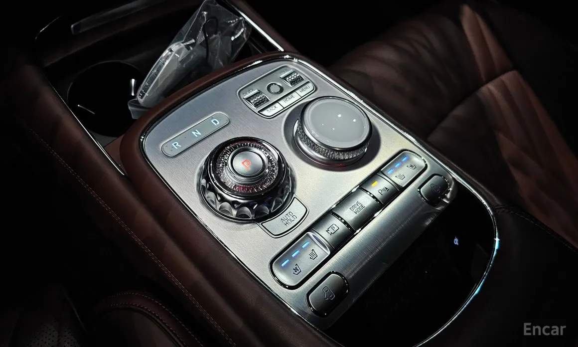 Фото 9 - Genesis G90