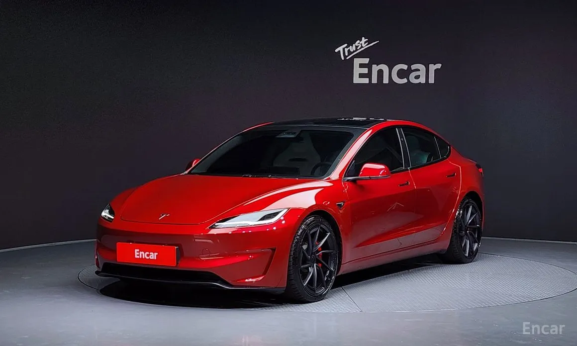 Фото 1 - Tesla Model 3