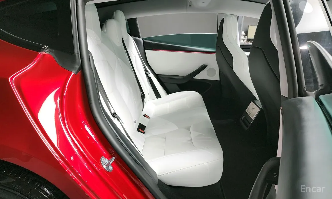 Фото 12 - Tesla Model 3