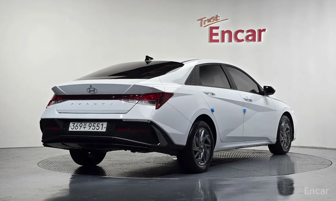 Фото 2 - Hyundai Avante