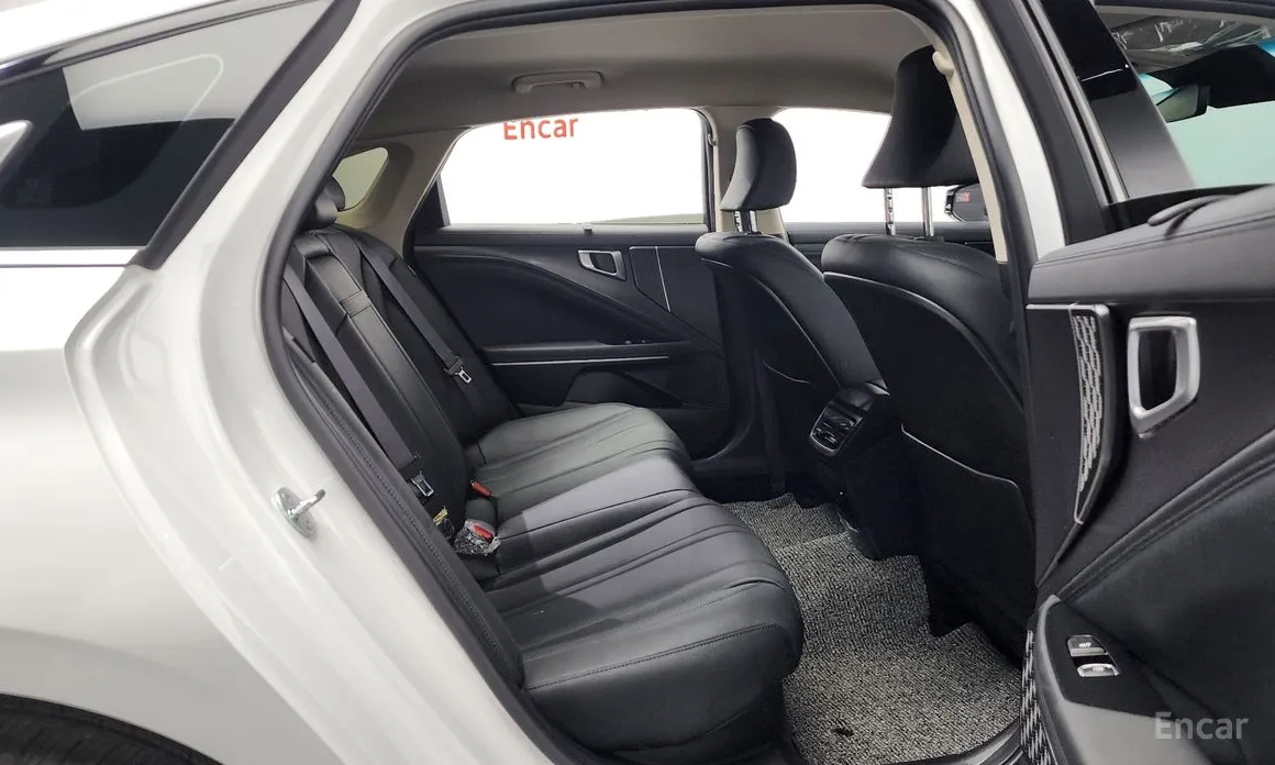 Фото 12 - Kia K8