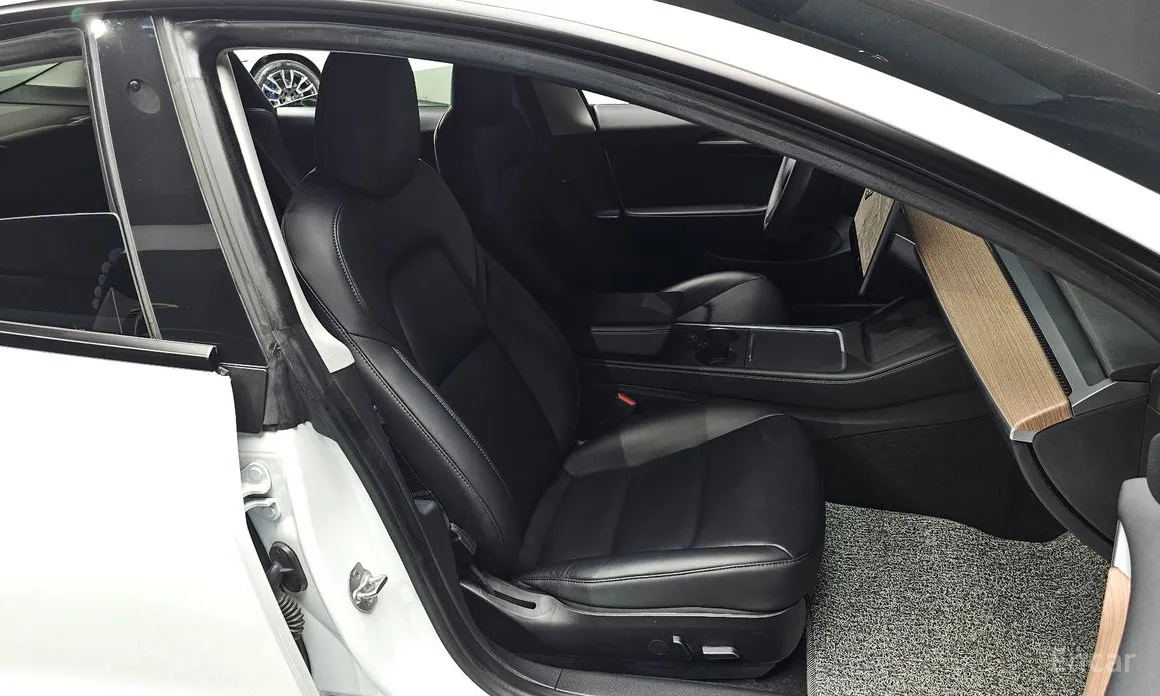 Фото 10 - Tesla Model 3