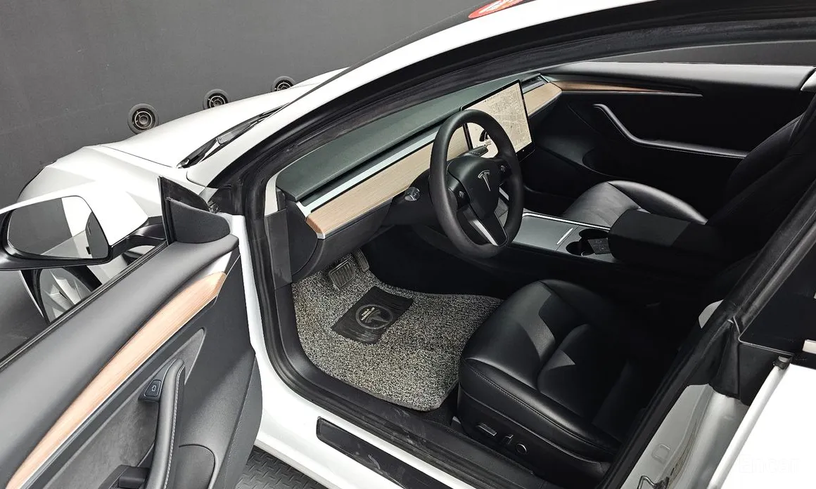 Фото 11 - Tesla Model 3