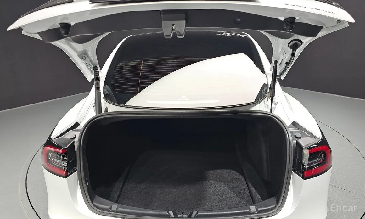 Фото 20 - Tesla Model 3