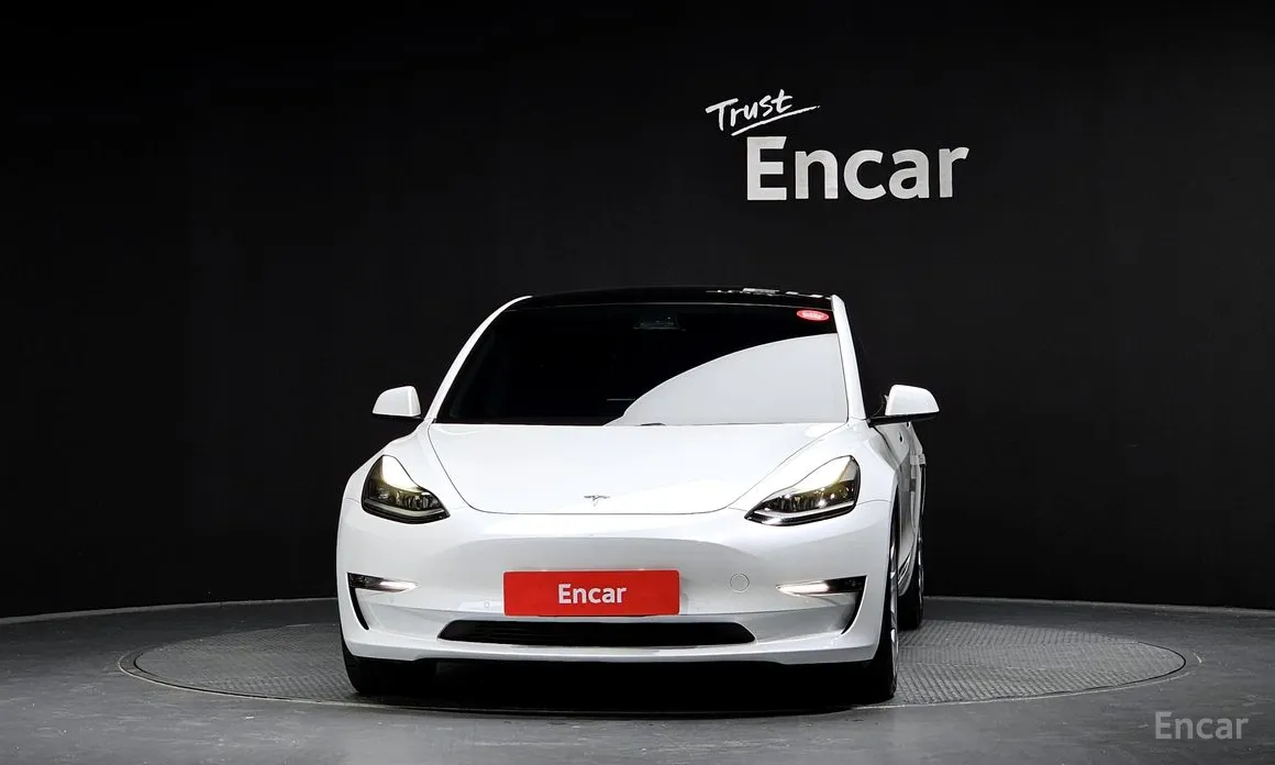 Фото 3 - Tesla Model 3