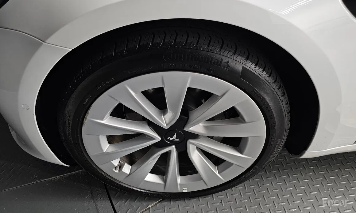 Фото 5 - Tesla Model 3