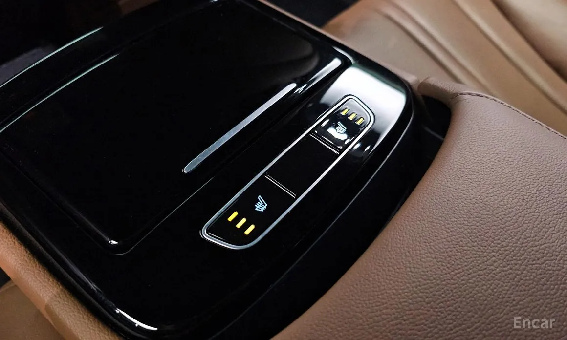 Фото 18 - Genesis G80