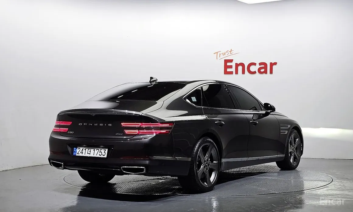 Фото 2 - Genesis G80