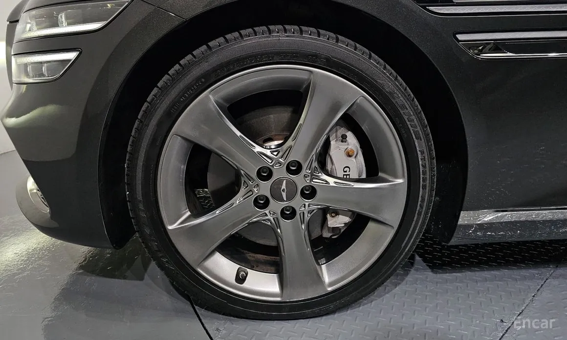 Фото 5 - Genesis G80