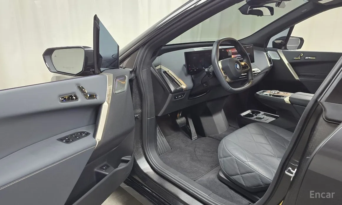 Фото 10 - BMW iX