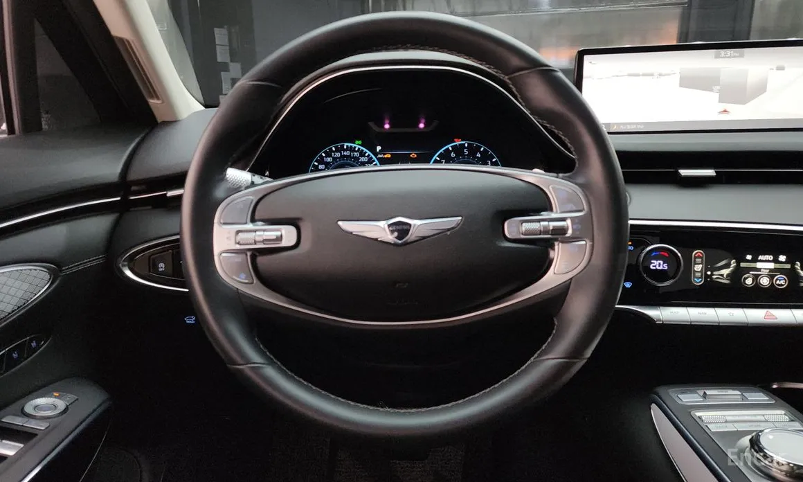 Photo 13 - Genesis GV70