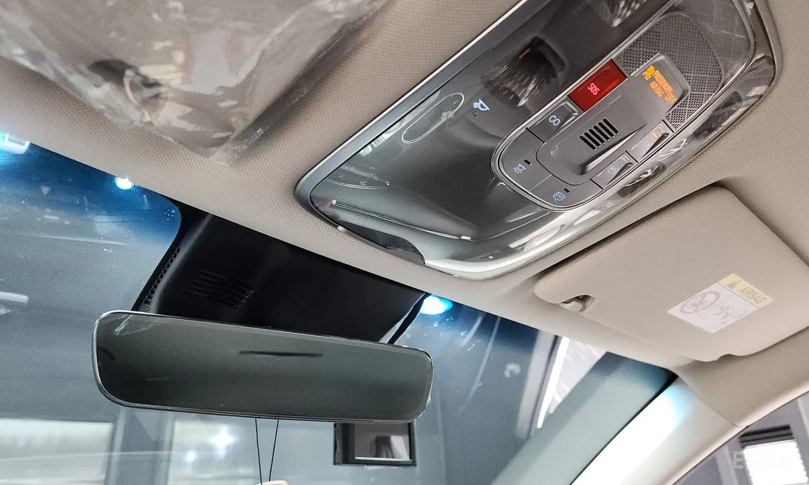 Photo 17 - Genesis GV70