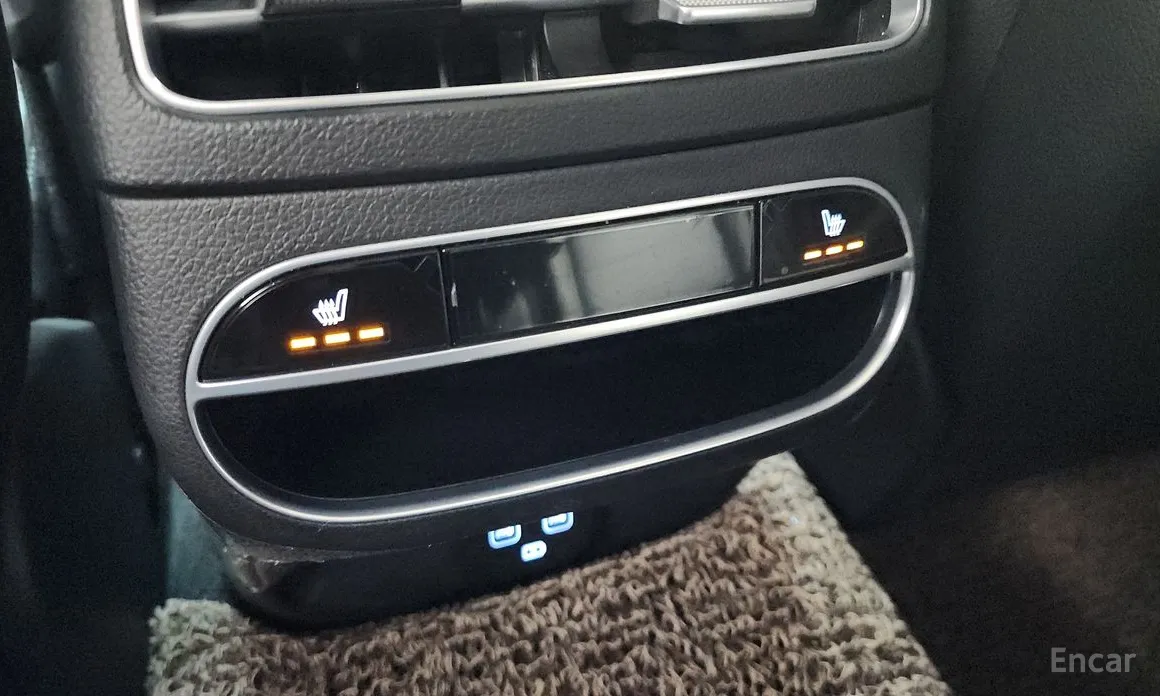 Photo 19 - Genesis GV70