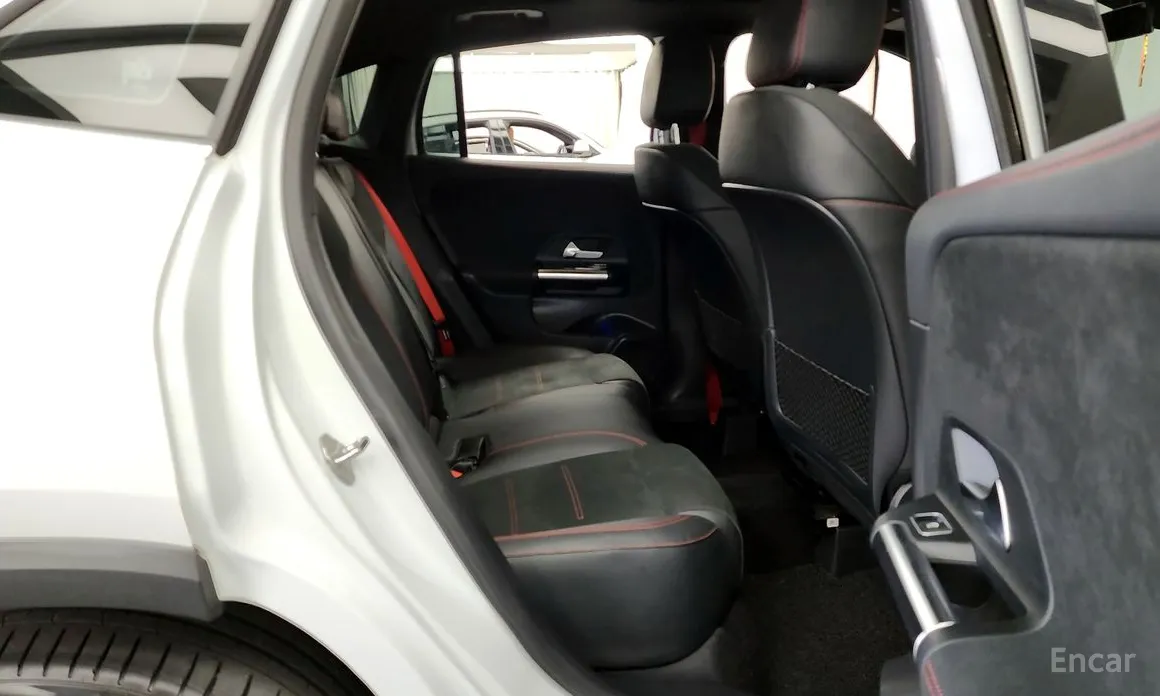 Фото 12 - Mercedes-Benz GLA-Class