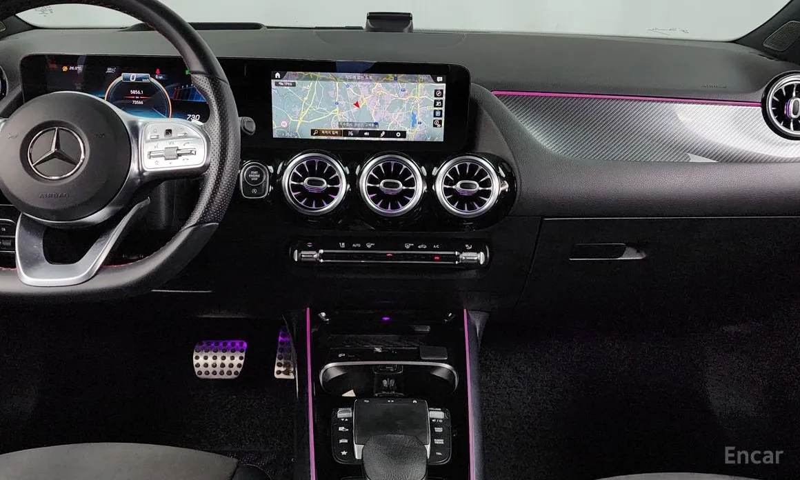 Фото 14 - Mercedes-Benz GLA-Class