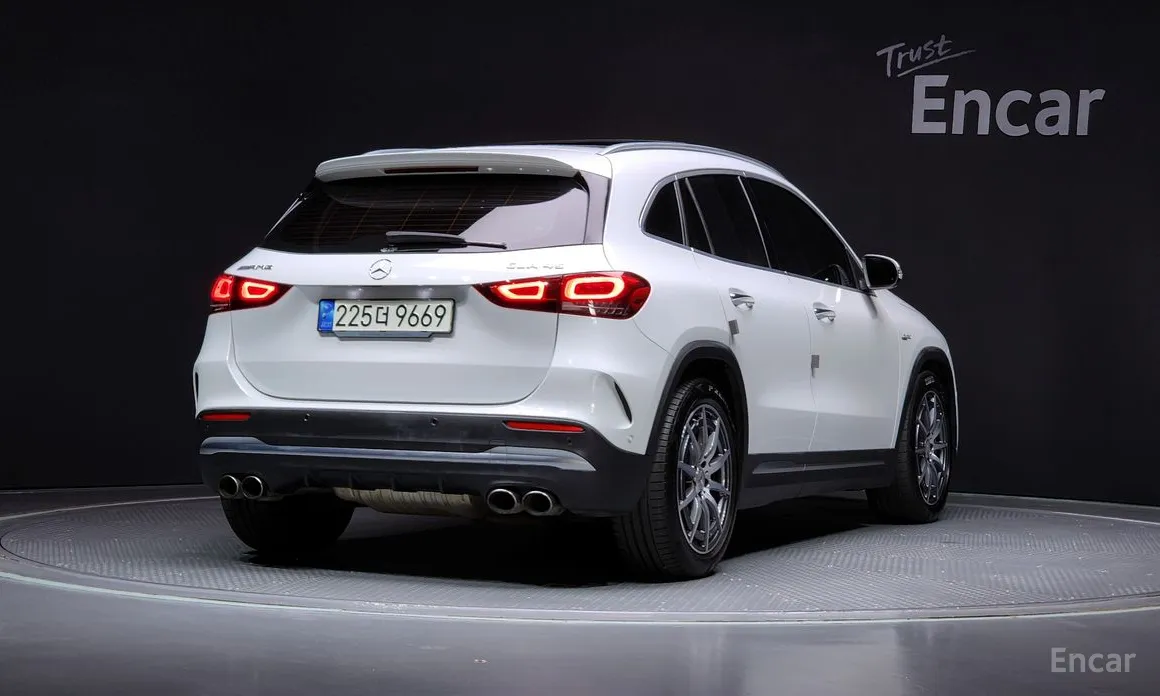 Фото 2 - Mercedes-Benz GLA-Class