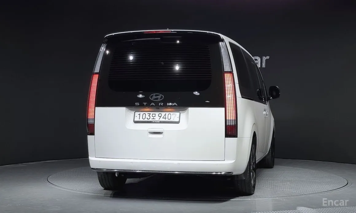 Фото 4 - Hyundai Staria