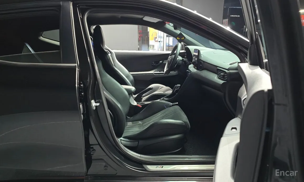 Фото 10 - Hyundai Veloster