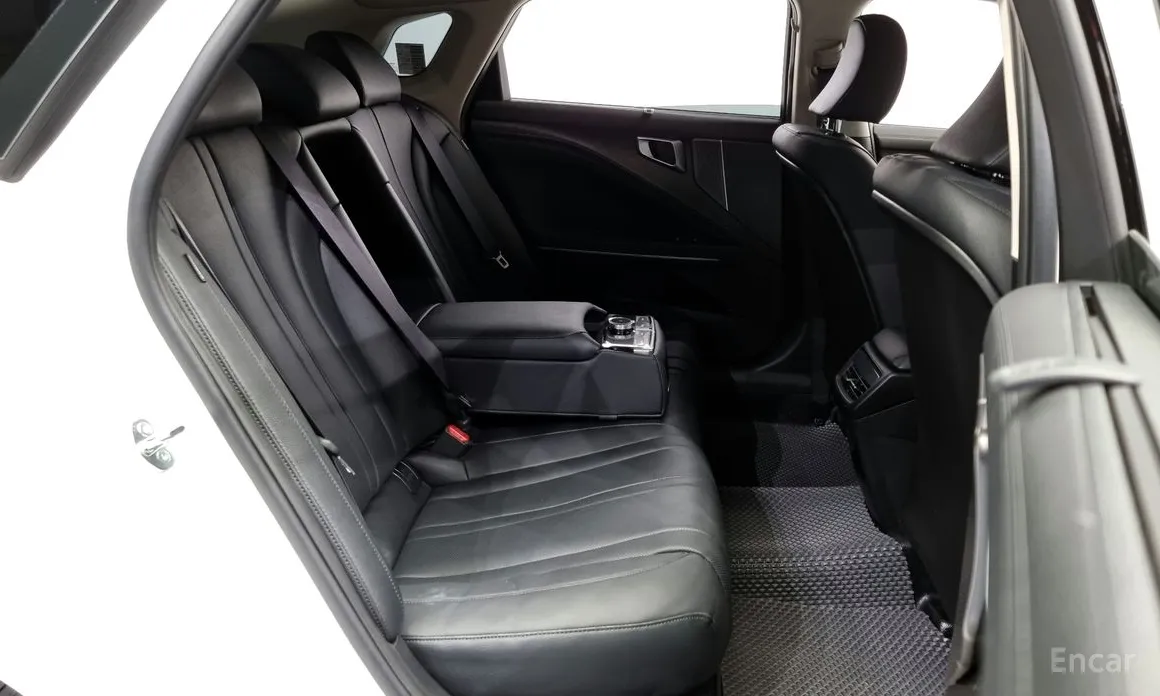 Фото 12 - Kia K8