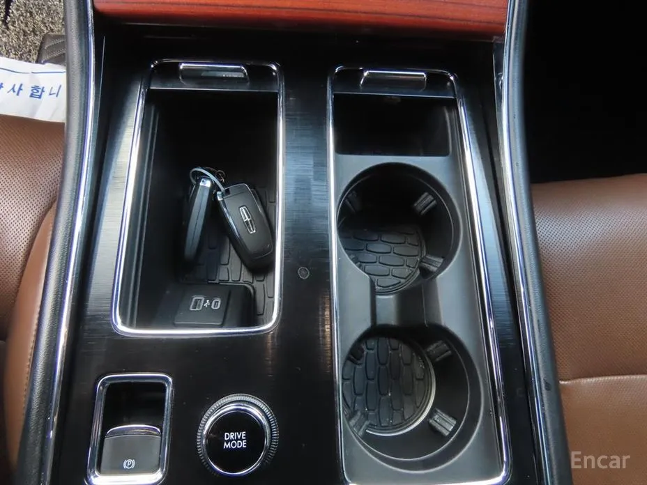 Фото 15 - Lincoln Aviator