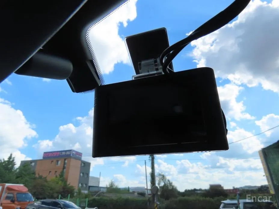 Фото 17 - Lincoln Aviator