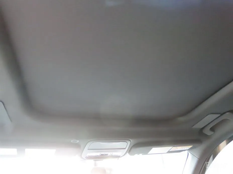 Фото 19 - Lincoln Aviator