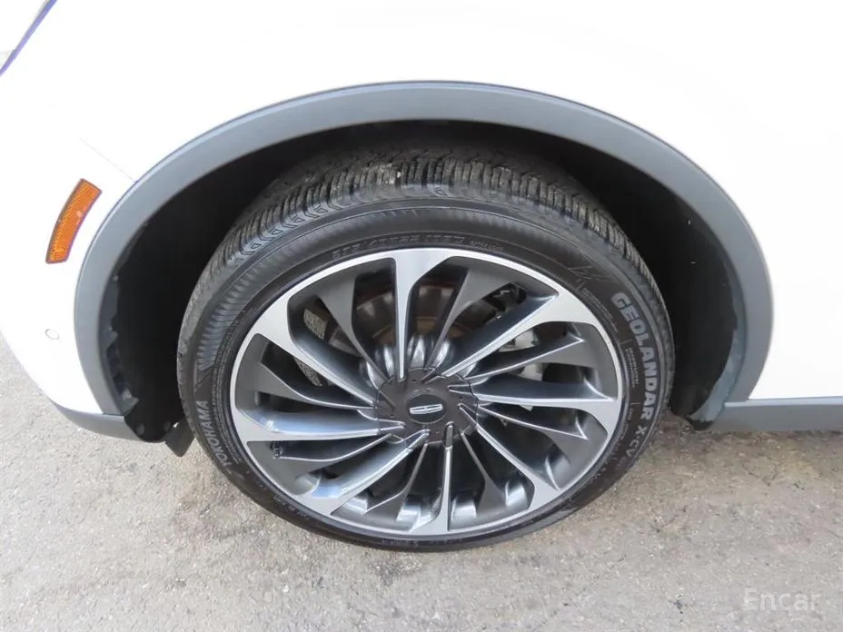 Фото 20 - Lincoln Aviator