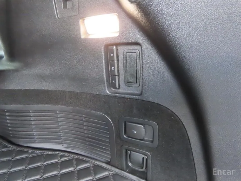 Фото 6 - Lincoln Aviator