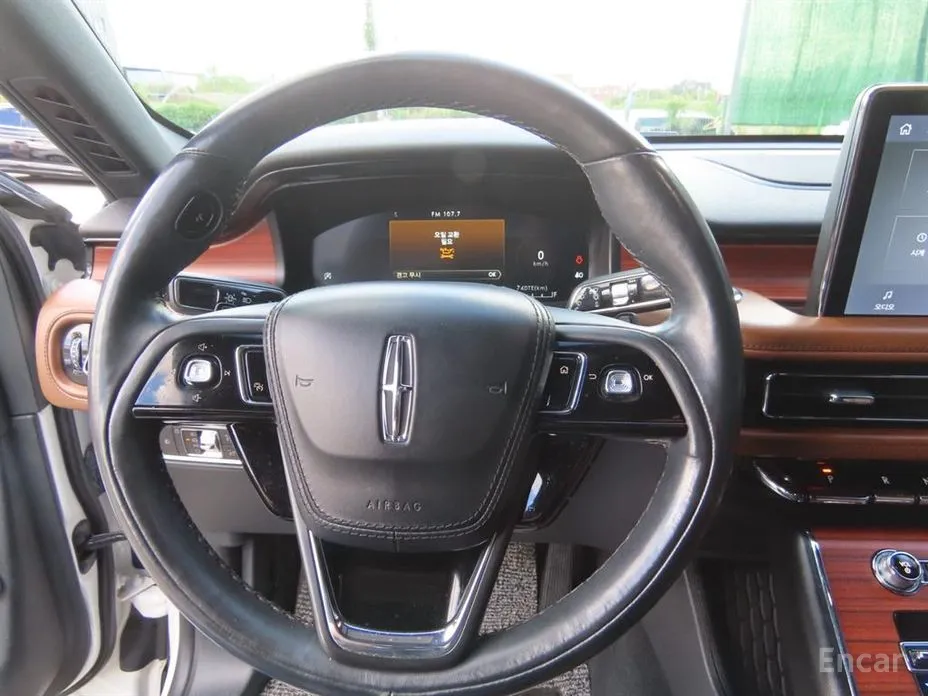 Фото 8 - Lincoln Aviator