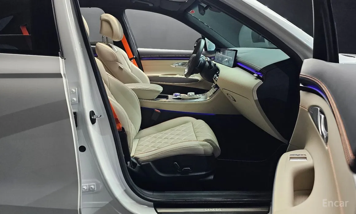 Фото 10 - Genesis GV70