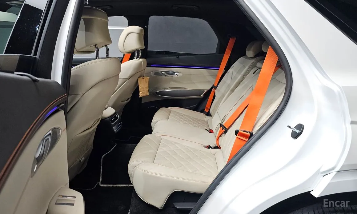 Фото 12 - Genesis GV70