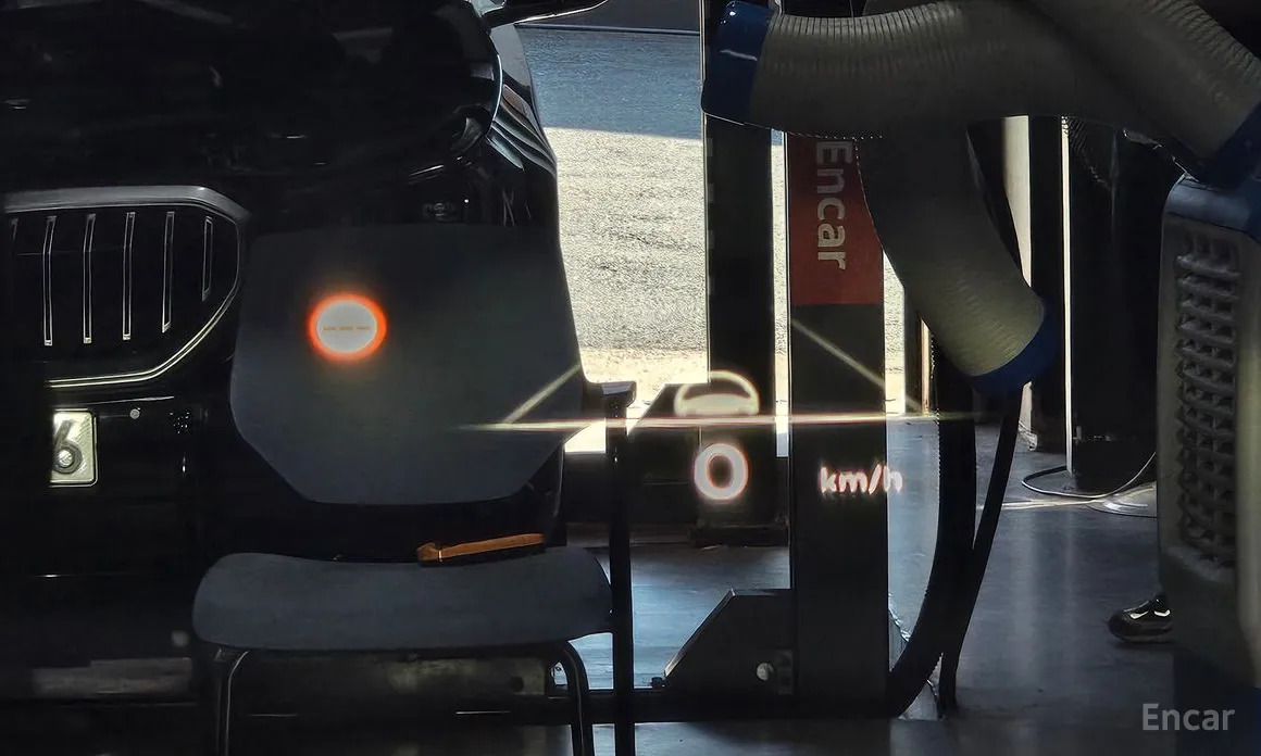 Фото 18 - Genesis GV70