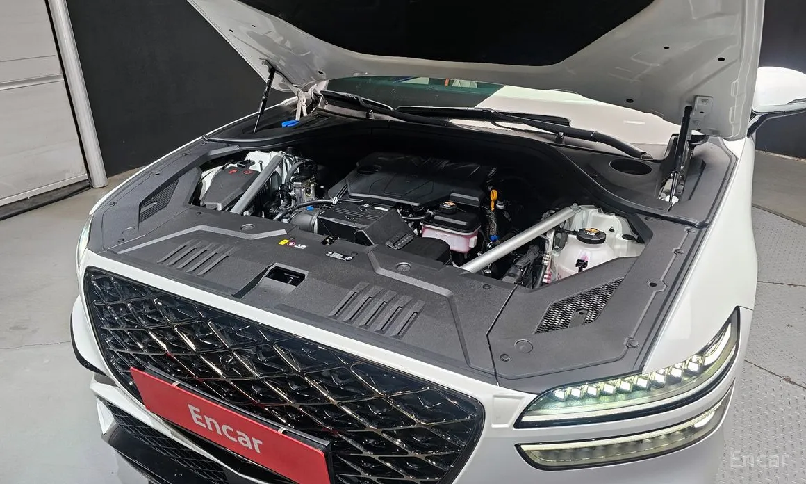 Фото 6 - Genesis GV70